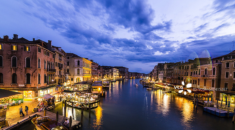 威尼斯里亚尔托桥大运河景观图片素材