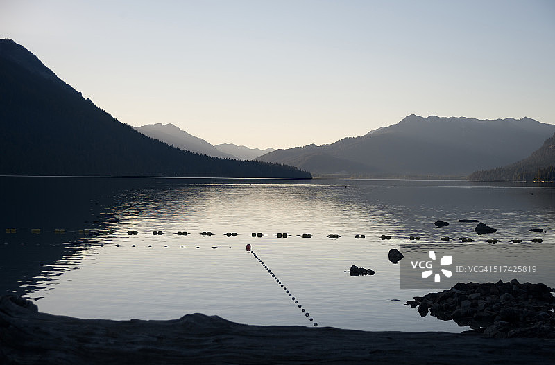 简约轮廓图片素材