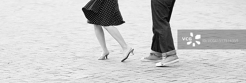 跳舞两图片素材