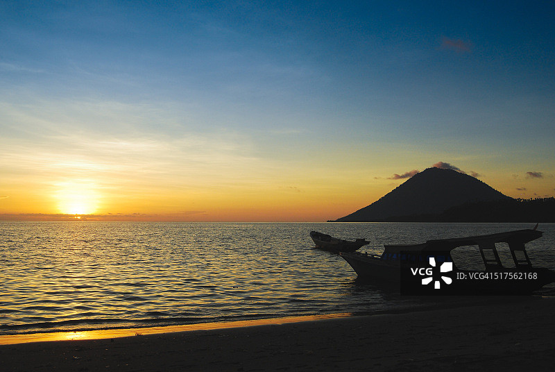 布纳肯岛日落图片素材