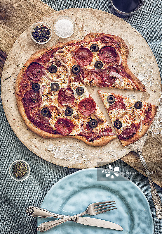 意大利香肠披萨图片素材