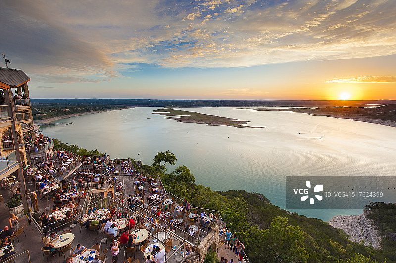 特拉维斯湖的日落图片素材