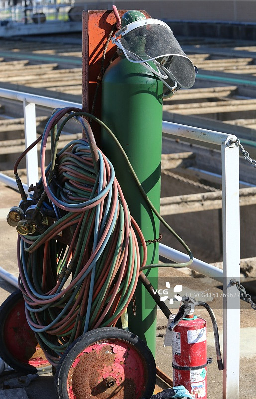 平台建筑工地的焊接设备图片素材