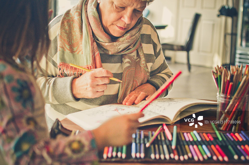 成人涂色书简介图片素材