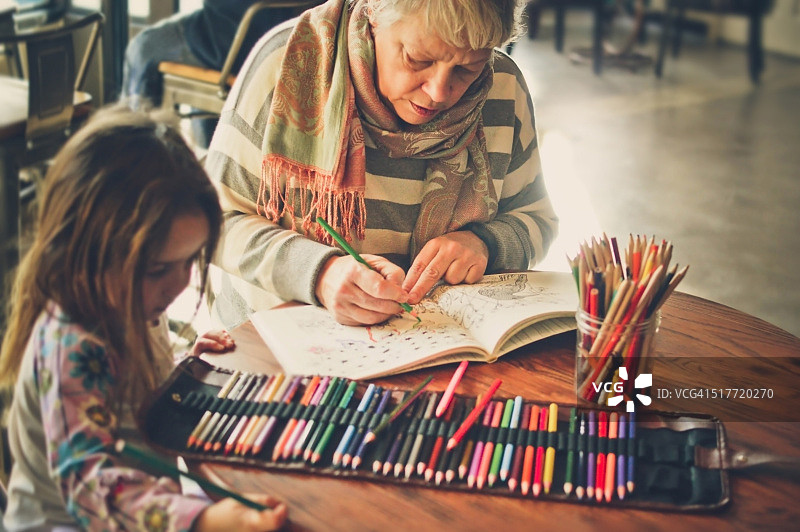 成人涂色书简介图片素材