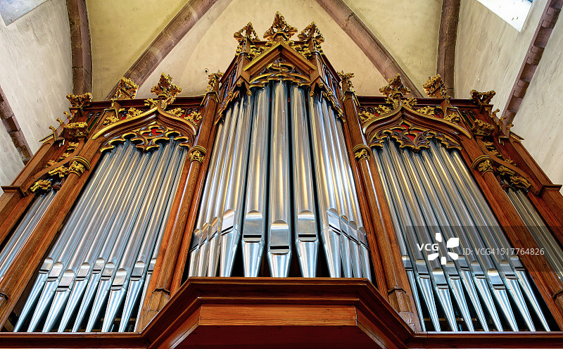 法国塞莱斯塔旧天主教堂的管风琴图片素材