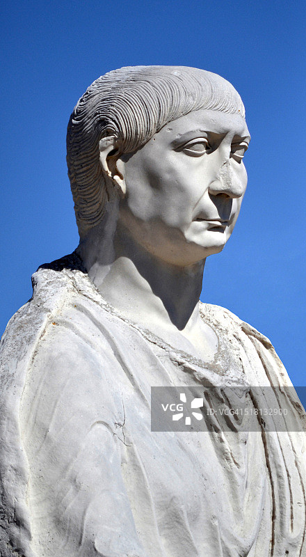 贝洛克劳迪亚遗址图拉真雕像图片素材