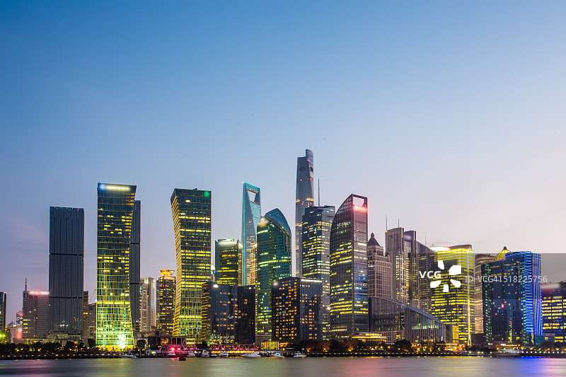 美丽的上海天际线图片素材