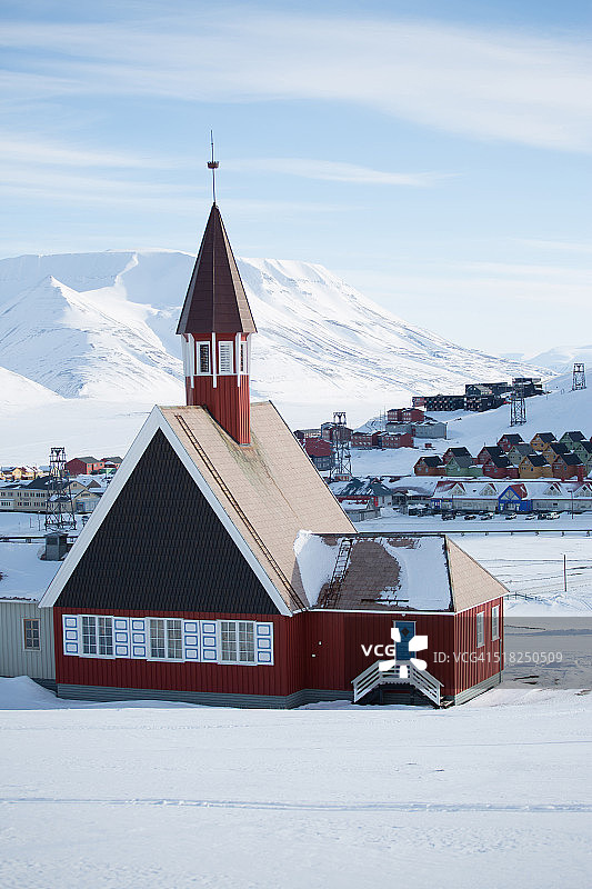 挪威斯瓦尔巴群岛朗伊尔城传统教堂图片素材