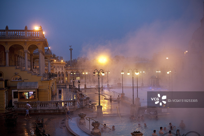 布达佩斯户外温泉浴图片素材