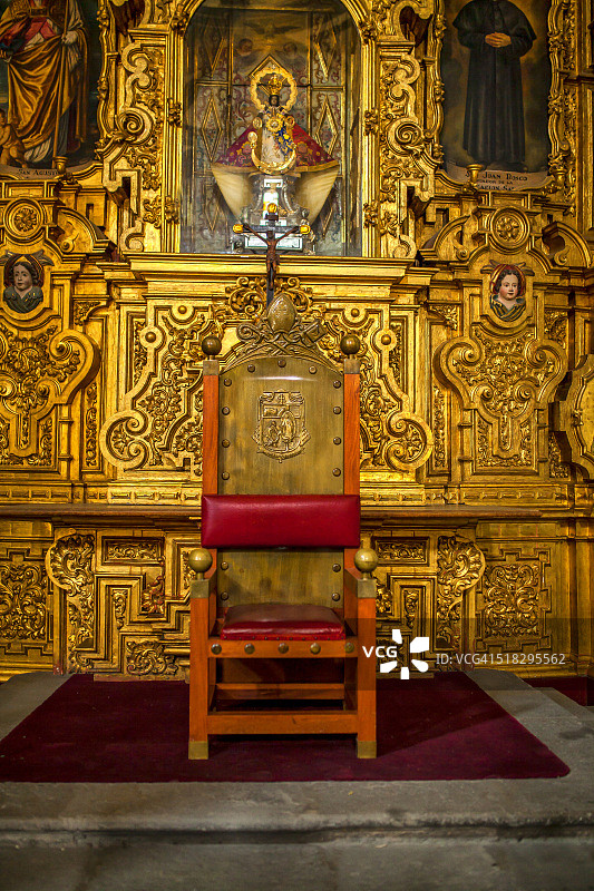墨西哥城大教堂内的教皇椅图片素材