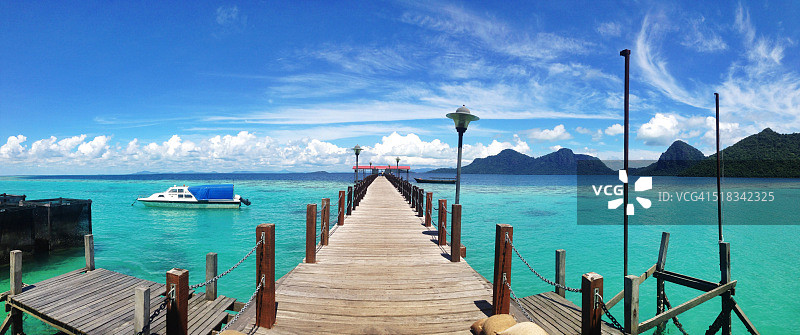马来西亚沙巴岛屿码头全景图片素材