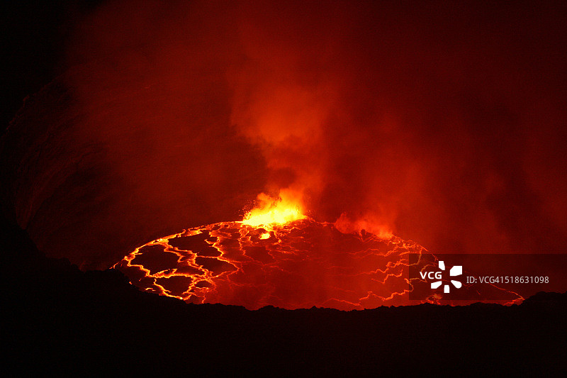 尼拉贡戈火山熔岩湖景观图片素材