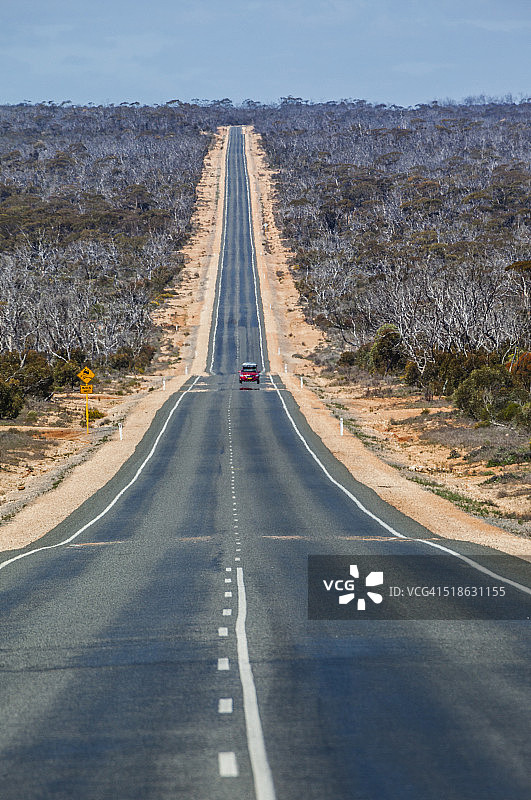 艾尔公路上的热雾海市蜃楼图片素材