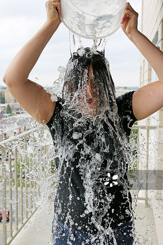 冰桶挑战图片素材