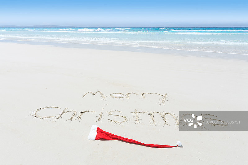 沙滩上的圣诞快乐祝福语图片素材