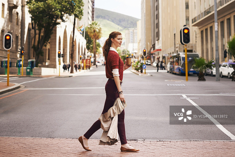 跟上城市的节奏图片素材
