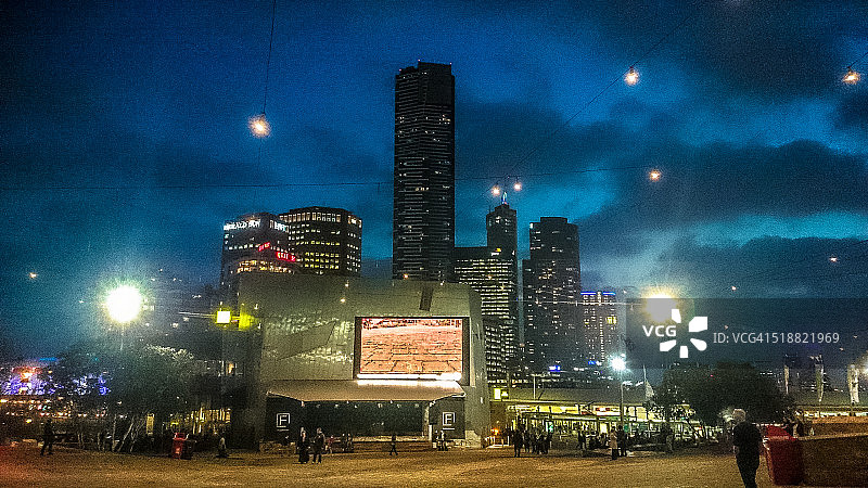 墨尔本联邦广场的夜晚图片素材
