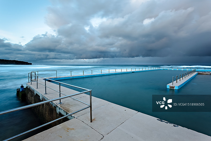 南可可岩石水池图片素材