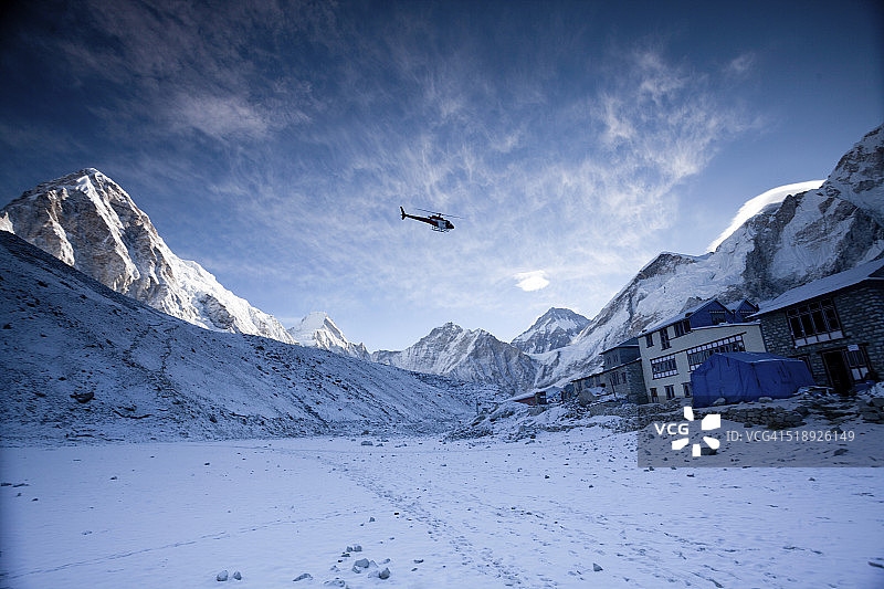 喜马拉雅山脉的迷人清晨图片素材