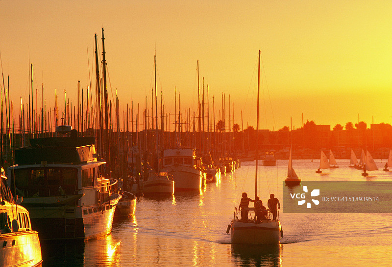 日落时的码头图片素材