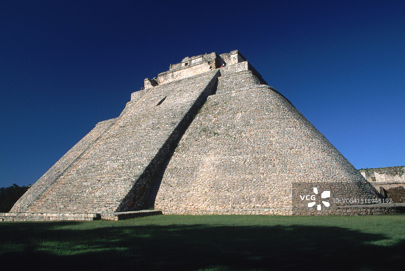 乌斯马尔玛雅金字塔图片素材