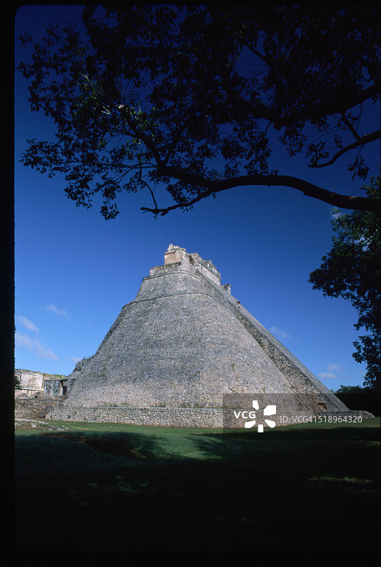 乌斯马尔玛雅金字塔图片素材