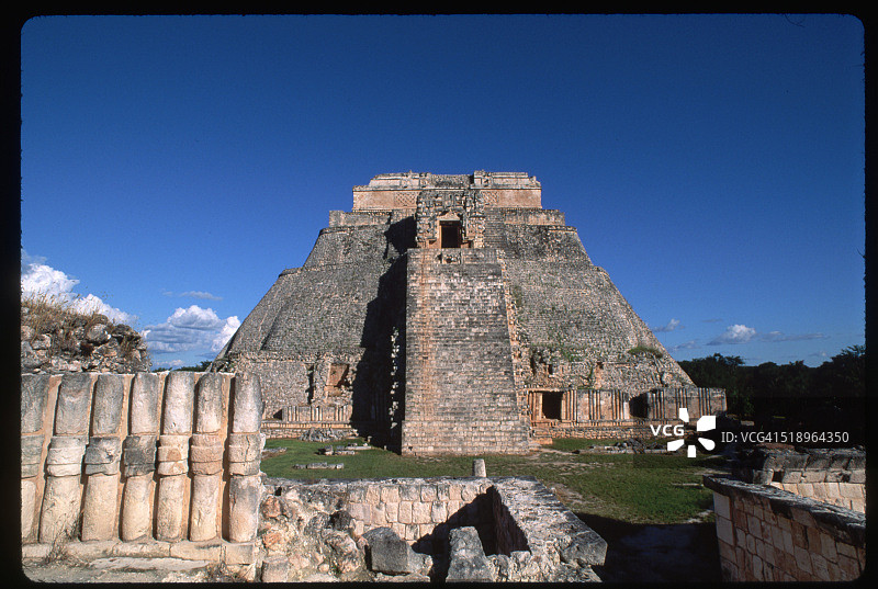 乌斯马尔的魔法师金字塔图片素材