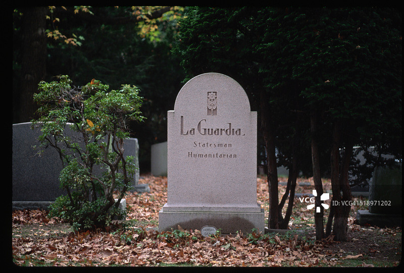 菲奥雷洛·拉瓜迪亚的墓碑图片素材