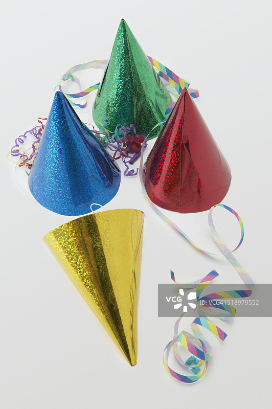 派对帽、彩带和助兴玩具的细节图片素材