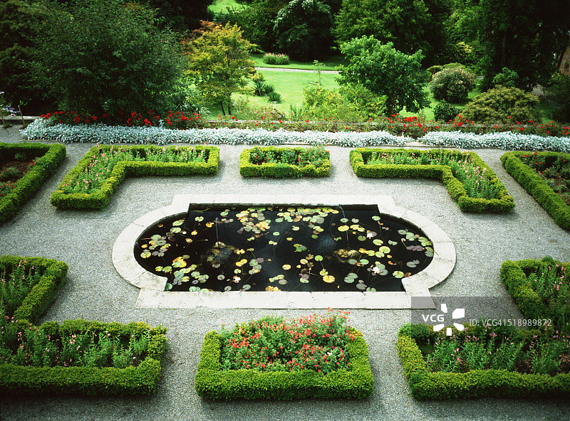 彭林城堡睡莲池图片素材