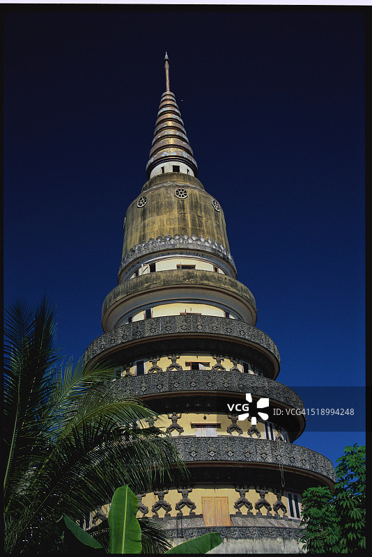 卧差亚芒卡拉寺的佛塔外景图片素材
