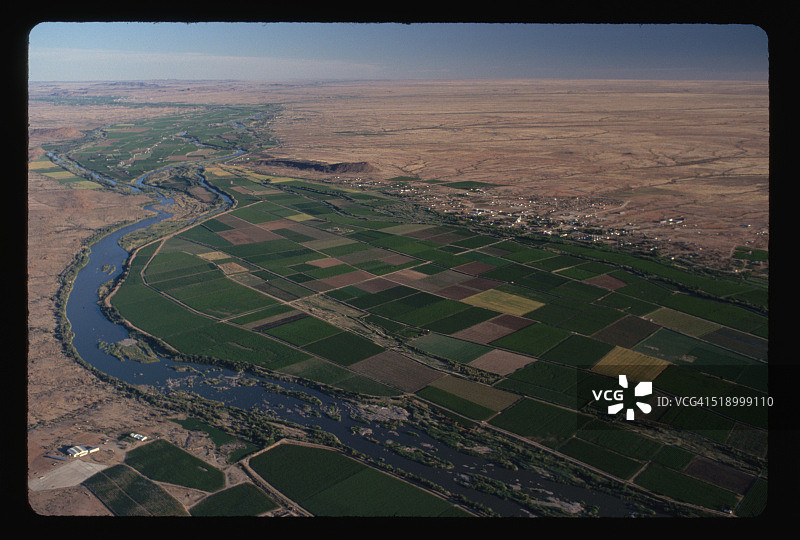 奥兰治河与葡萄园航拍图片素材