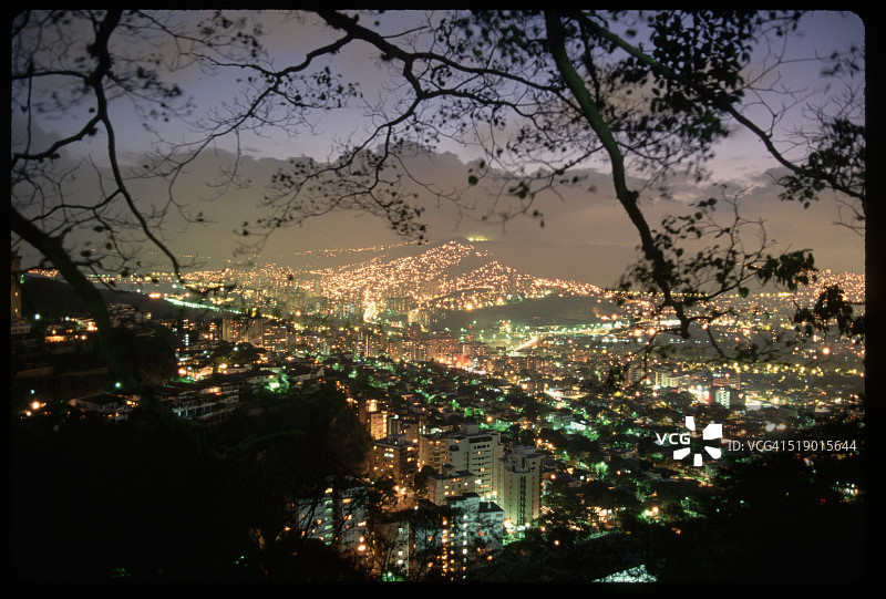 委内瑞拉加拉加斯东部夜景概览图片素材