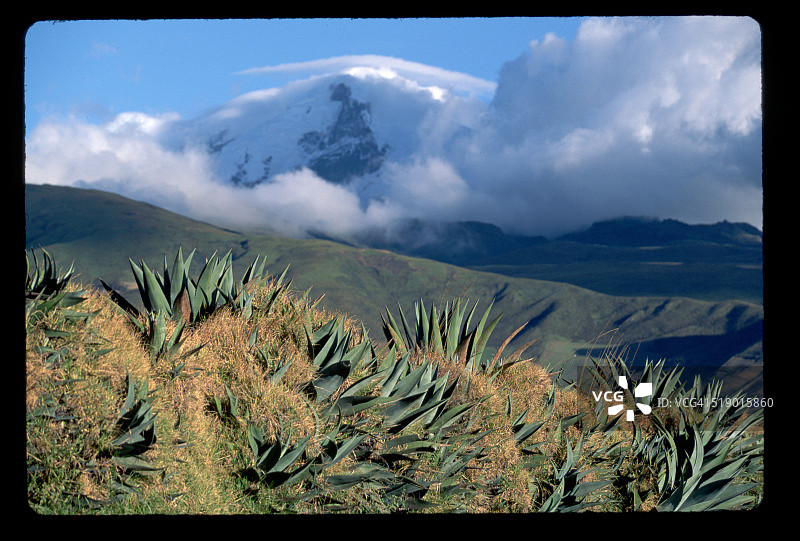 卡扬贝山附近的山坡图片素材