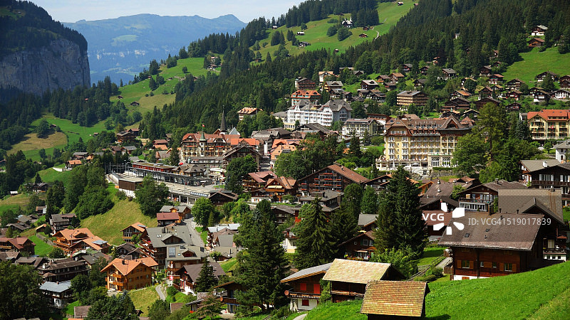 瑞士伯尔尼阿尔卑斯山脉翁根图片素材