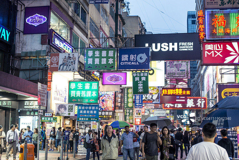 拥挤的商业街图片素材