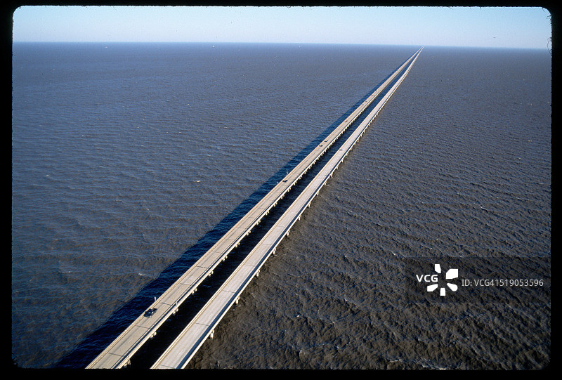 庞恰特雷恩湖堤道鸟瞰图图片素材