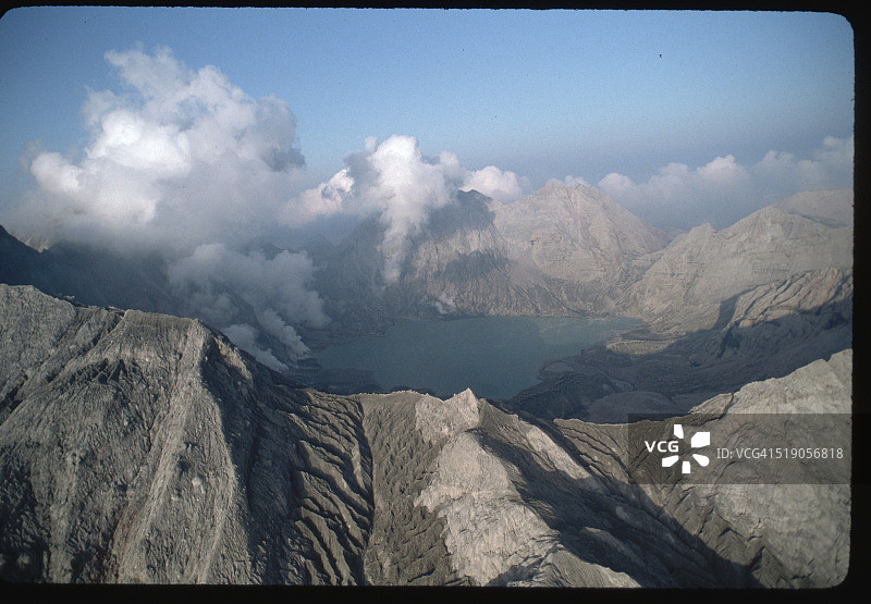 皮纳图博火山口图片素材