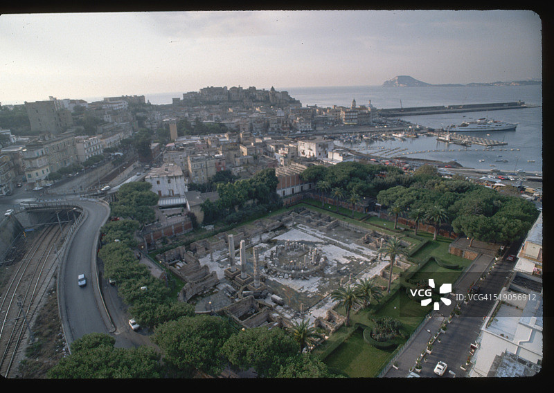 海滨附近塞拉皮雍遗址图片素材