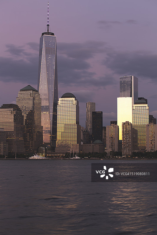 纽约市日落时分的金融区图片素材
