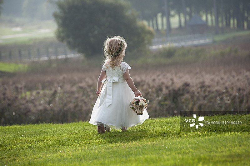 花的女孩图片素材