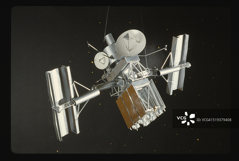 带离子引擎的彗星探测器模型图片素材