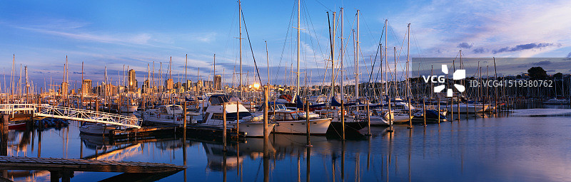 奥克兰港的游艇和游船图片素材