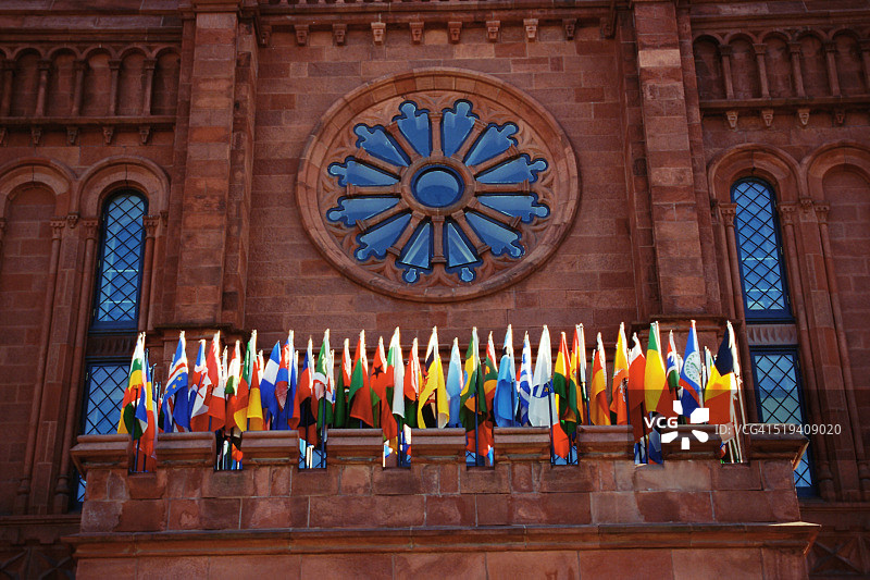 史密森尼学会阳台上的旗帜图片素材