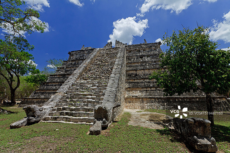 奇琴伊察藏骨堂金字塔图片素材