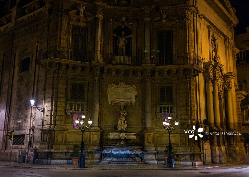 四首歌广场，维吉列纳广场 - 意大利西西里岛巴勒莫的巴洛克式广场全景图片素材