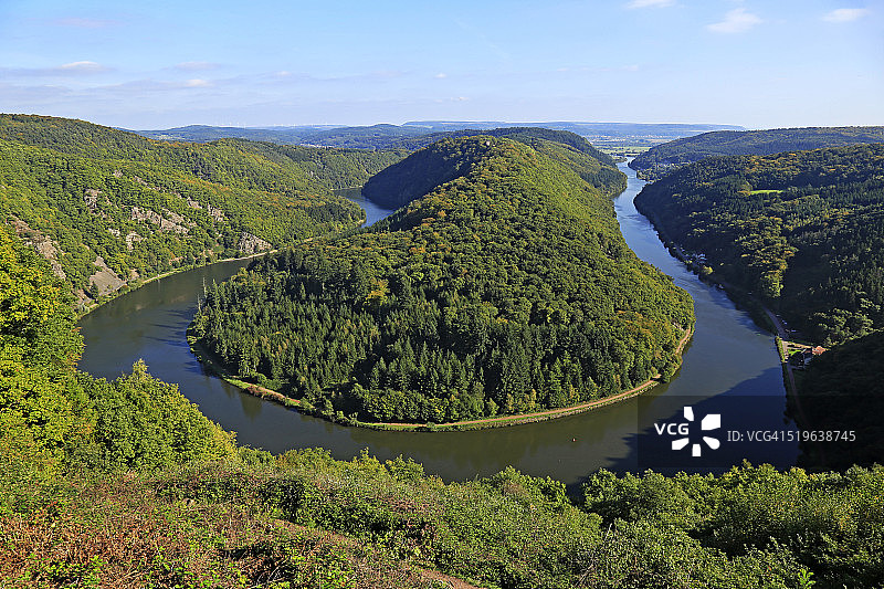 德国萨尔州梅特拉赫附近的萨尔河湾图片素材