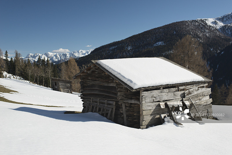山间小屋图片素材