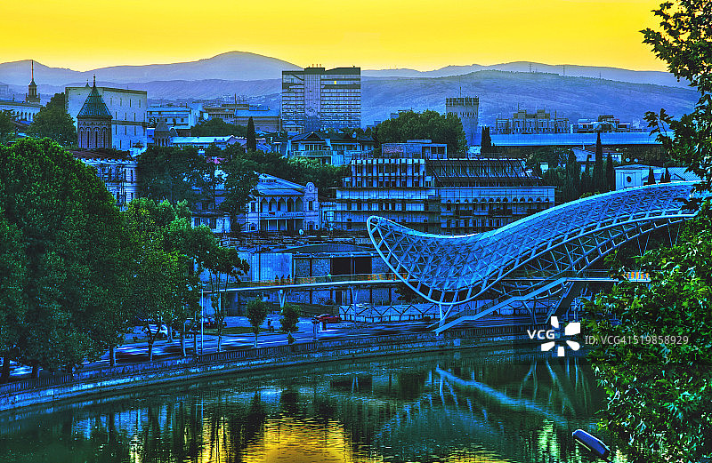 第比利斯傍晚城市景观图片素材